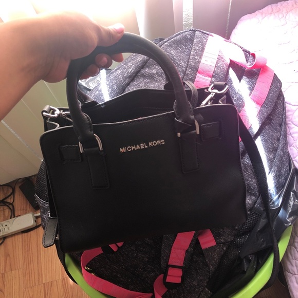 Purses - Picture 7 of 8